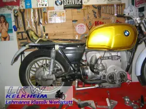 BMW R100RS mit provisorisch fixierten hinterem Alu-Kotflügel BMW R100RS mit provisorisch fixierten hinterem Alu-Kotflügel