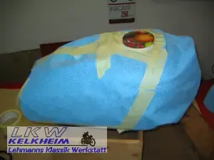 BMW R26 Tank sicher eingepackt BMW R26 Tank sicher eingepackt