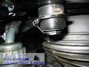 BW R26 Tankschraube mit Sicherungsdrat gesichert BW R26 Tankschraube mit Sicherungsdrat gesichert