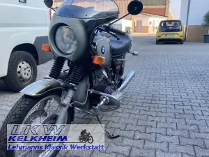 Die BMW R90S wird an den neuen Besitzer ausgeliefert Die BMW R90S wird an den neuen Besitzer ausgeliefert