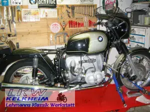 BMW R90S mit montierter Verkleidung und Tank BMW R90S mit montierter Verkleidung und Tank